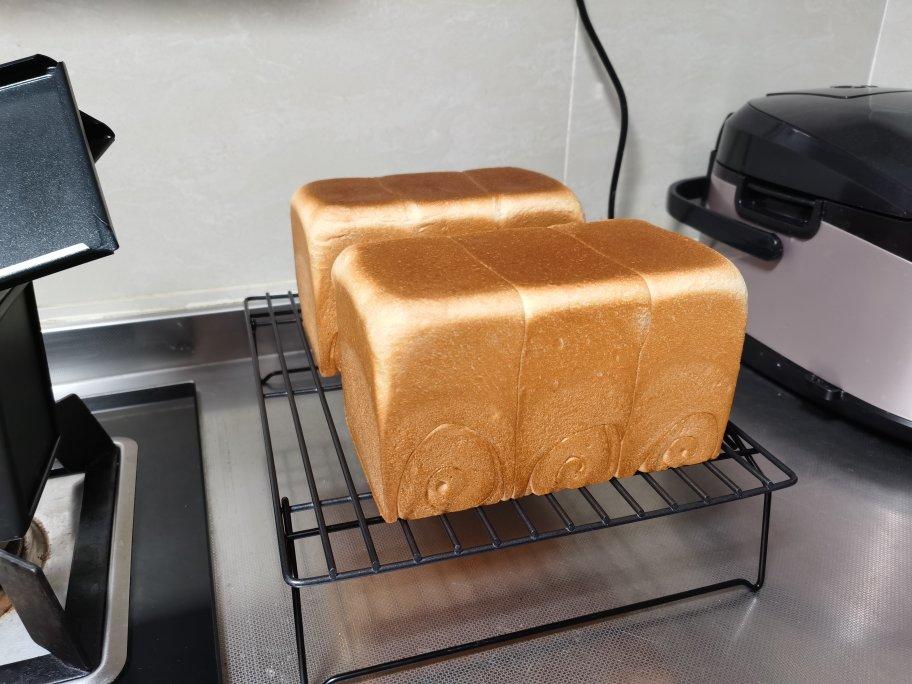 升级版奶香手撕吐司