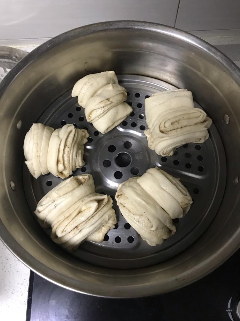 快手发面大花卷（含和面、揉面手法）