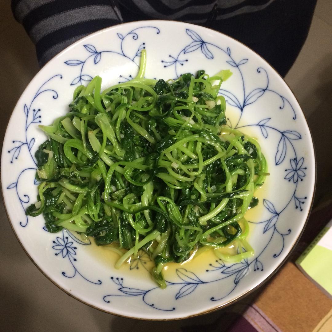 是文淑啊做的蒜蓉鸡毛菜