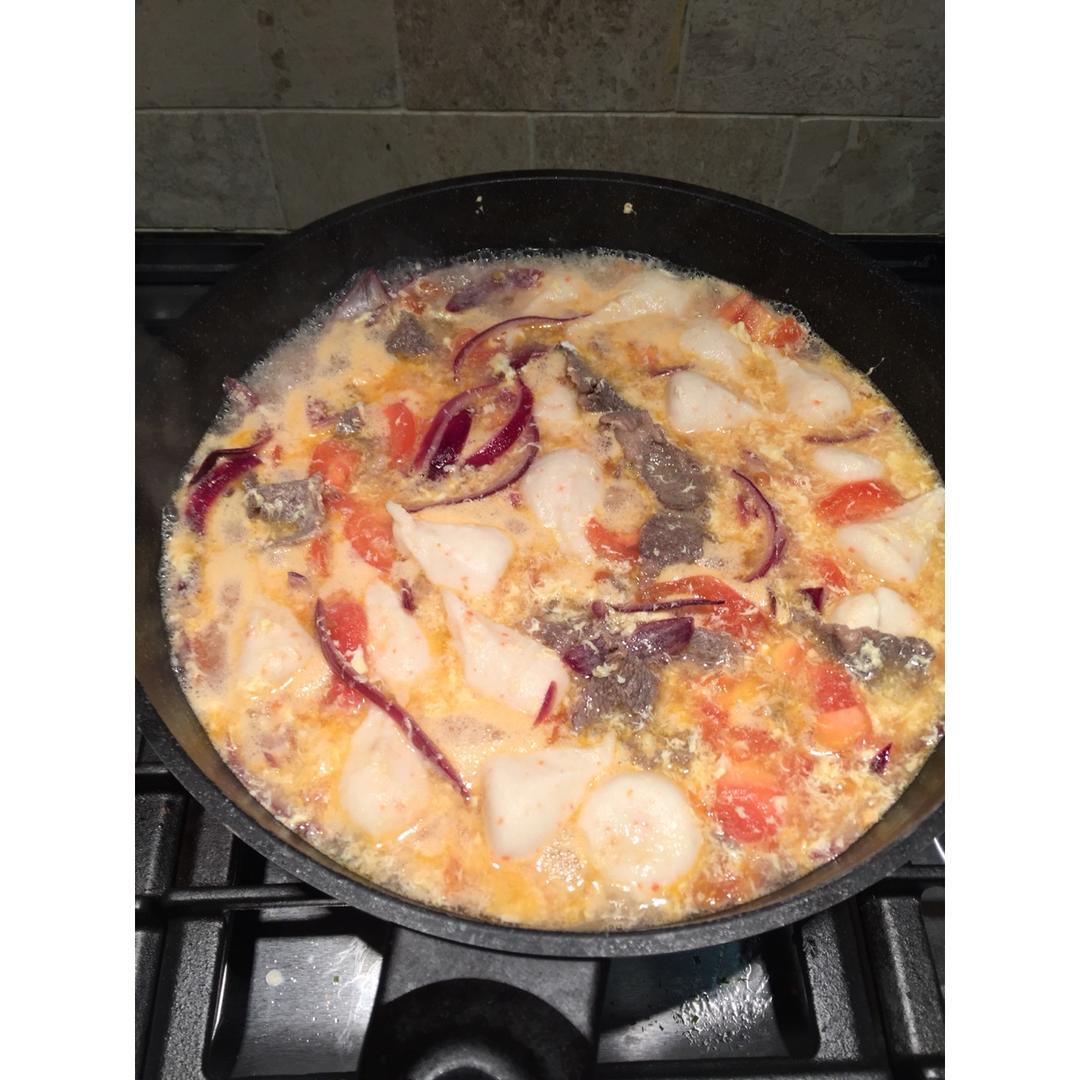 金针菇肥牛番茄锅