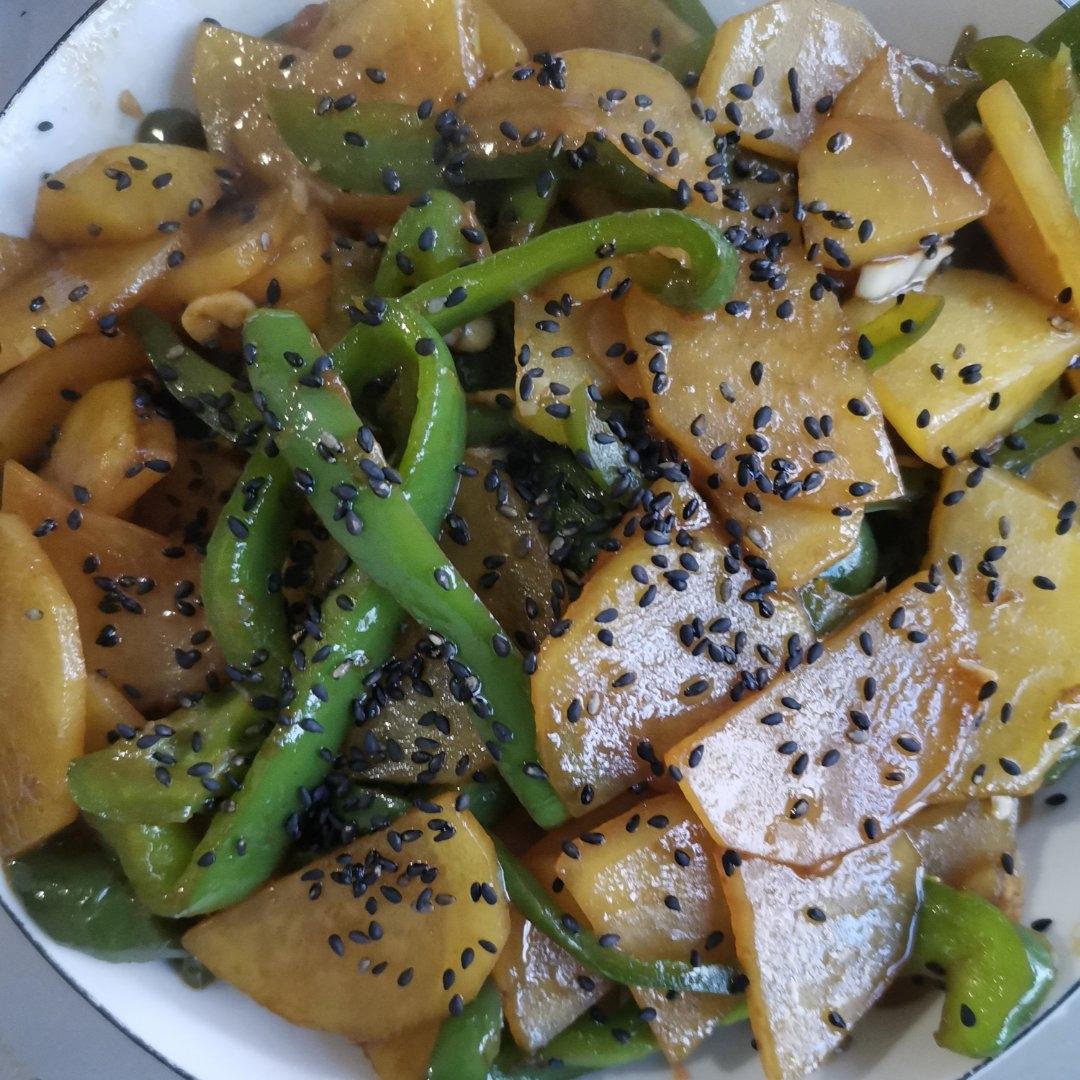 比肉都好吃的青椒炒土豆片😋简单又美味❗️