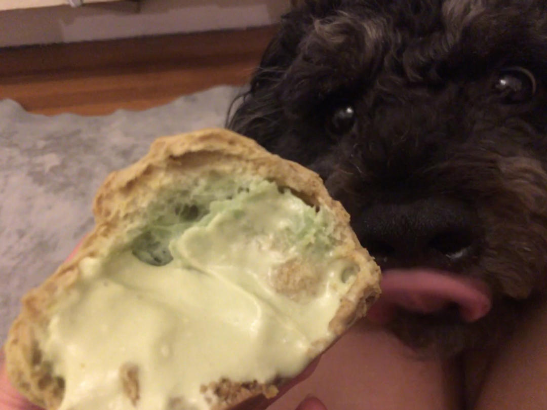 榛子酱海盐奶油泡芙