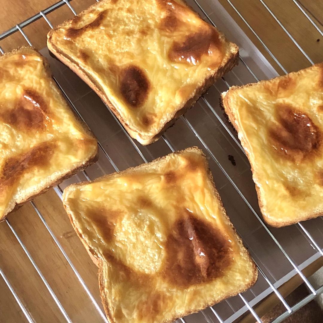 零失败快手岩烧乳酪(熔岩吐司)十分钟网红早餐，好吃哭