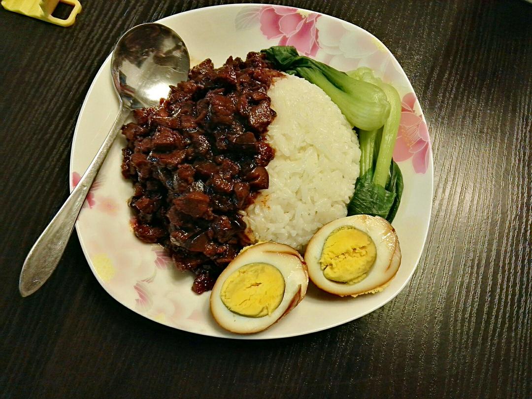 洋葱酥卤肉饭