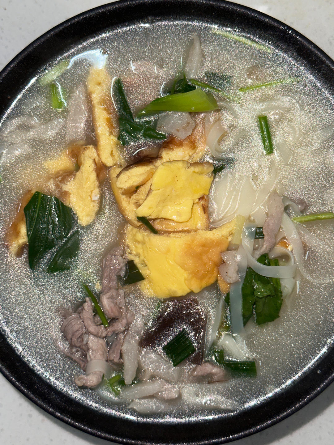 鲜掉眉毛的白汤肉丝面