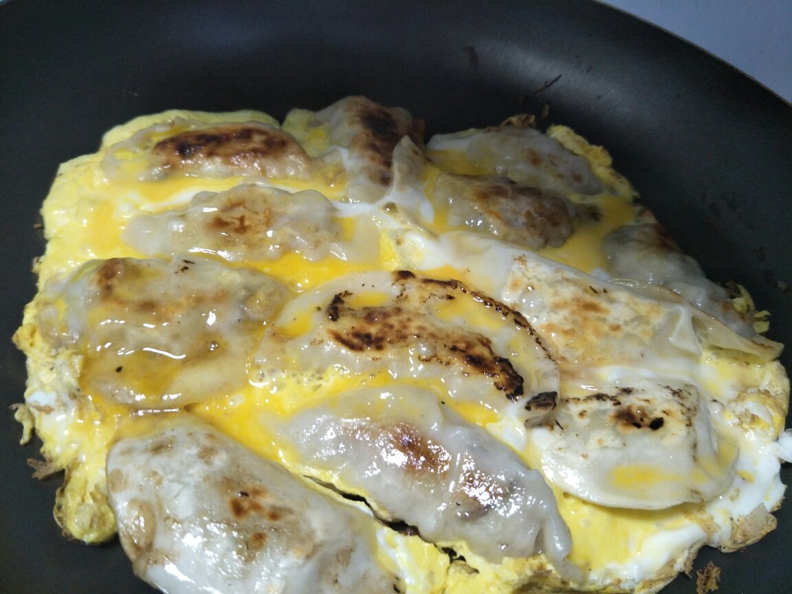 鸡蛋生煎饺子