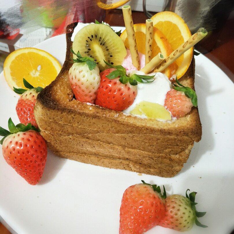 草莓蜜糖吐司塔