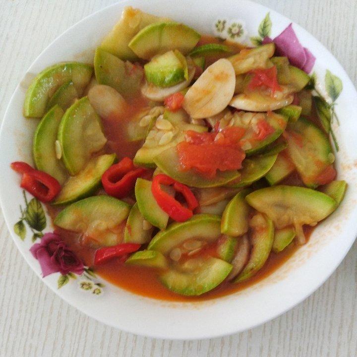 西红柿炒西葫芦