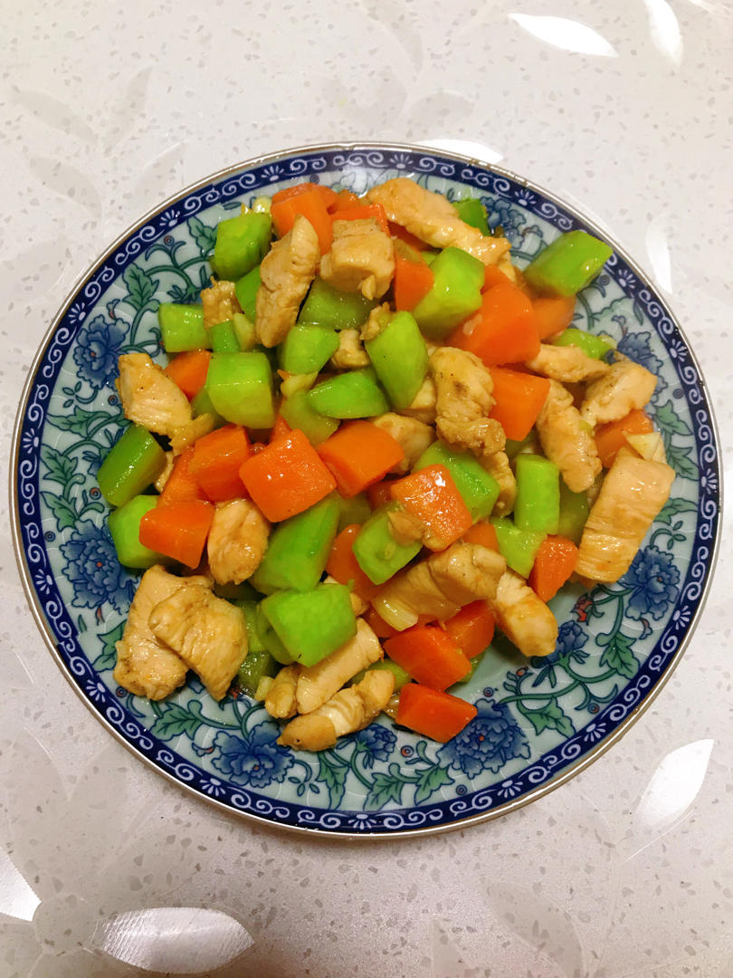 低脂低卡‼️好吃不胖的黄瓜胡萝卜炒鸡丁