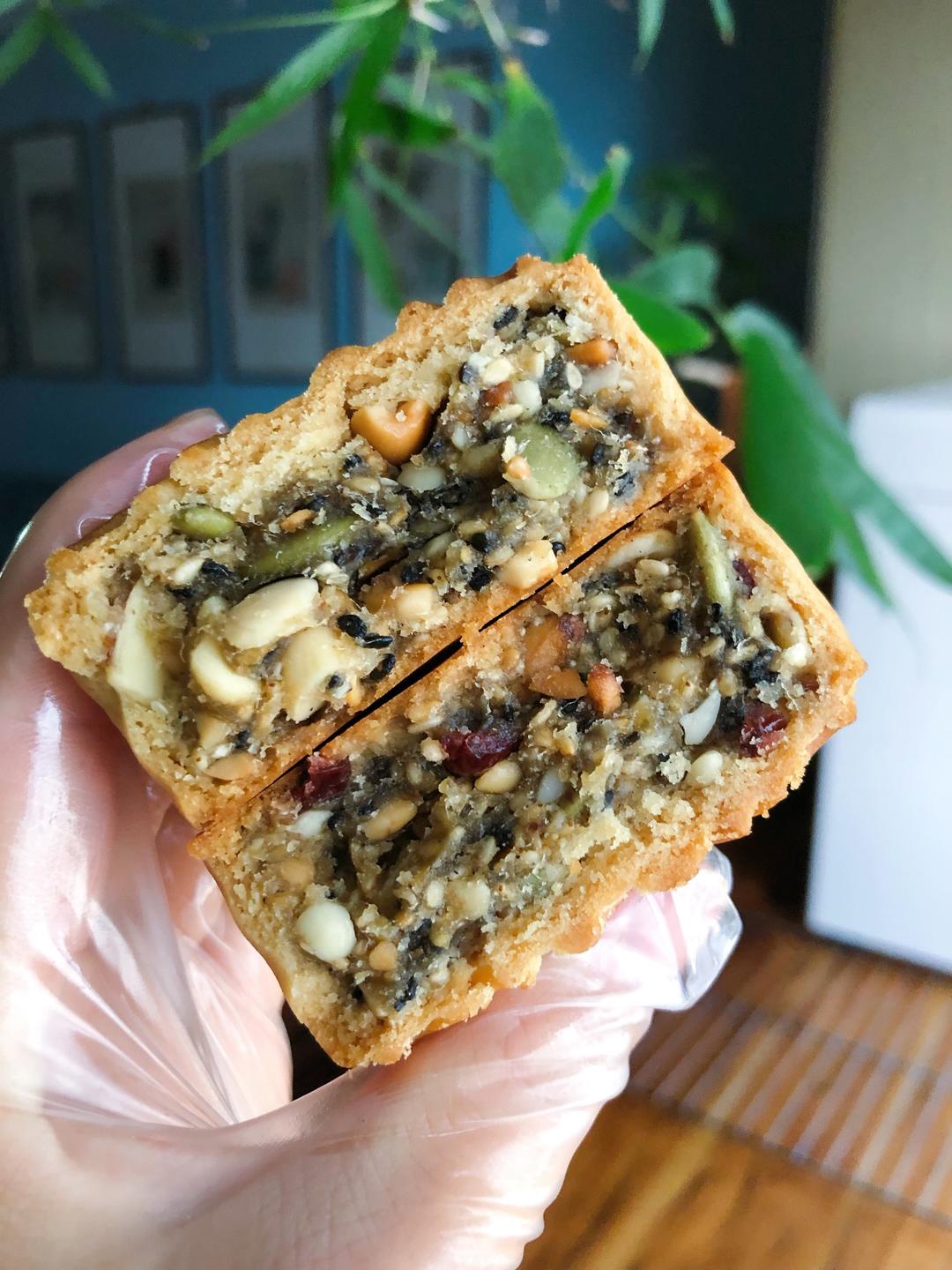 果仁不受潮也不会发硬的五仁月饼的做法