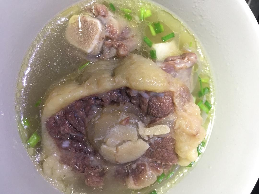 韩式清炖牛尾汤