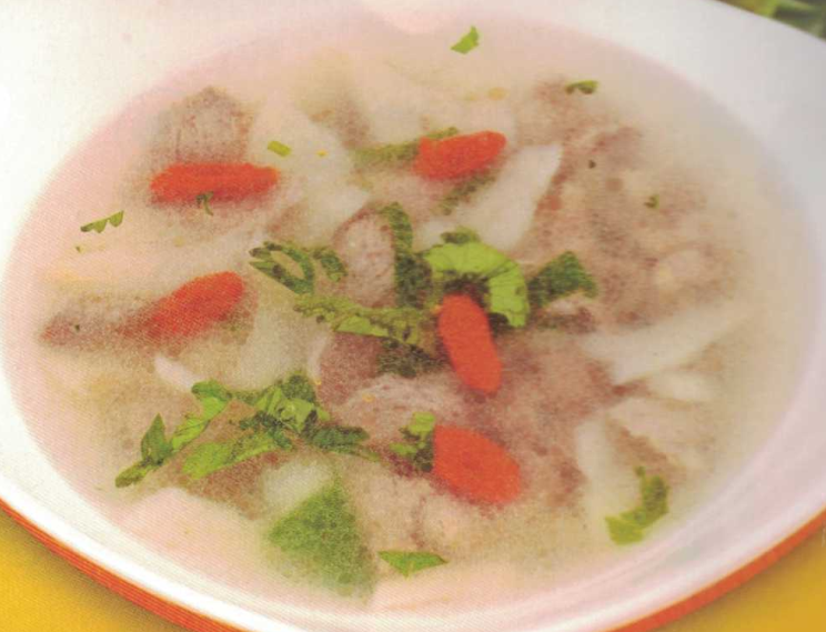 冬季午餐羊肉莲藕汤