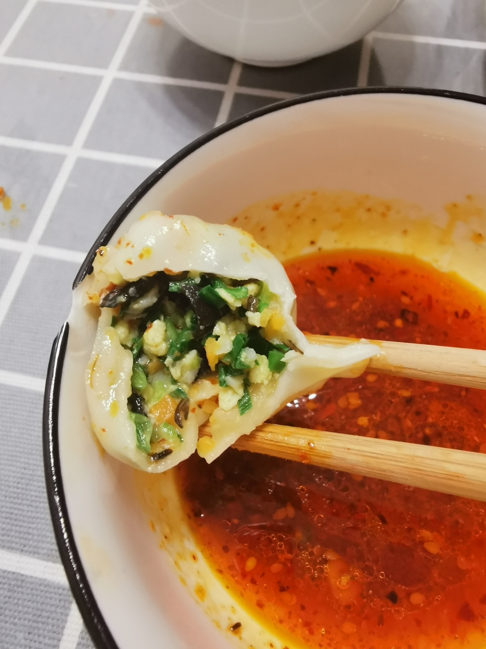 韭菜鸡蛋虾仁水饺的做法