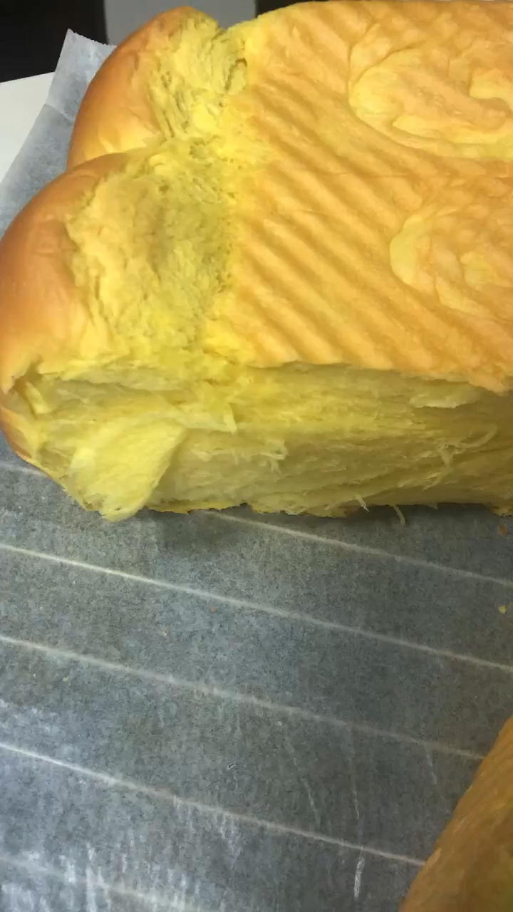 超级绵软拉丝的——牛奶南瓜吐司