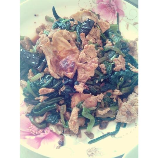 菠菜炒鸡蛋