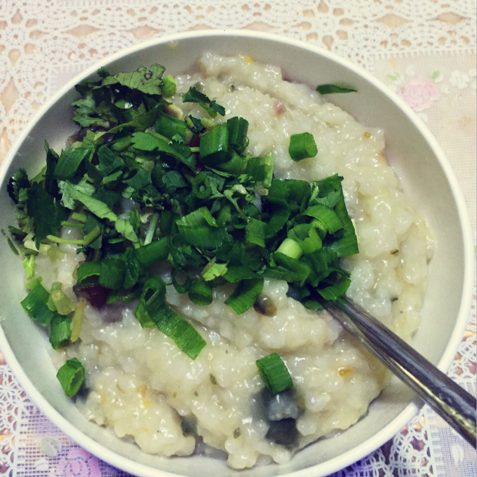 电饭煲版皮蛋瘦肉粥