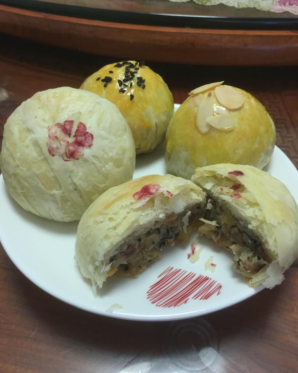 白酥皮云腿月饼