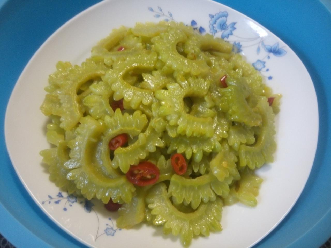 五味俱全，谁吃谁知道丨糖醋苦瓜 · 圆满素食