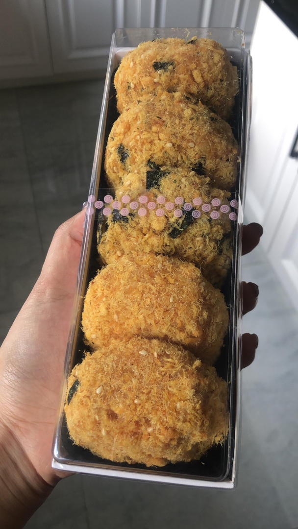 爆浆肉松小贝