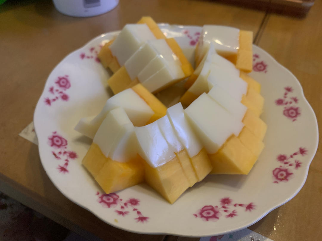 简单好吃零失败的木瓜牛奶冻