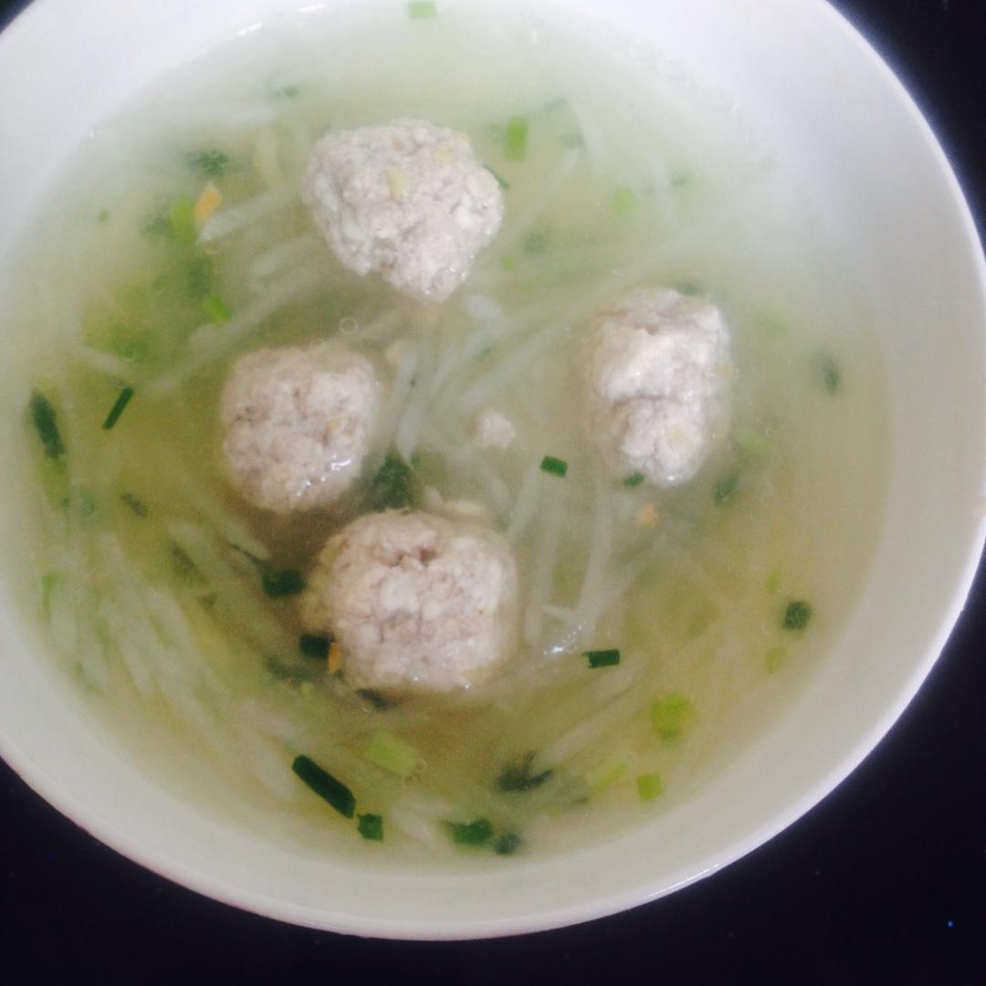 【10分钟系列】白萝卜豆腐圆子汤
