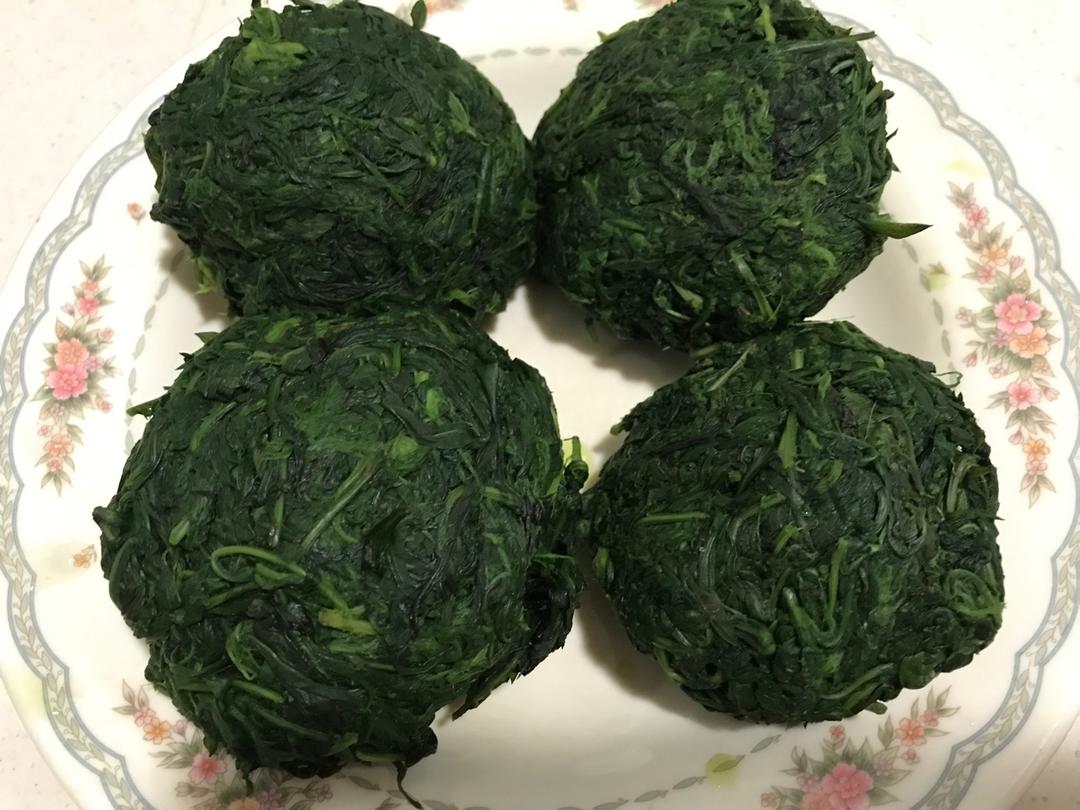 新鲜艾叶的处理&艾叶水饺