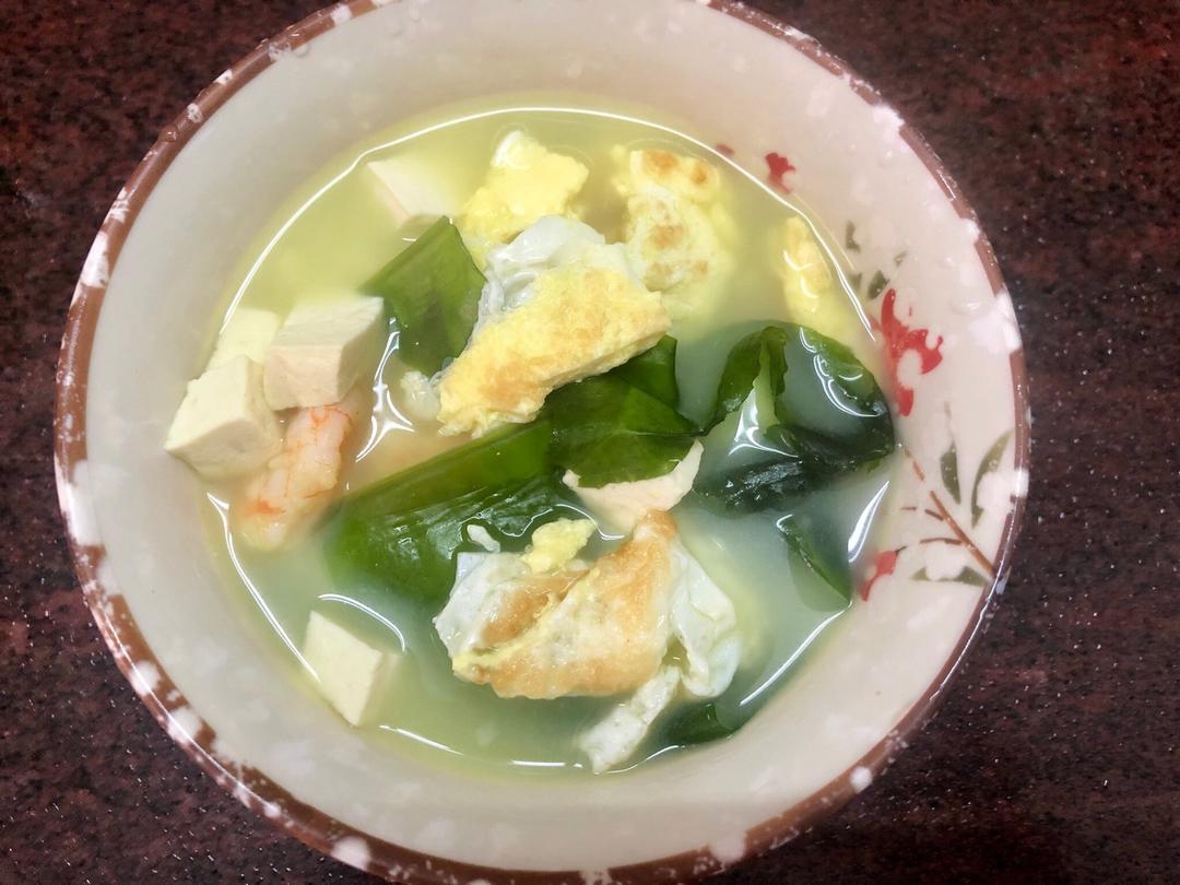 裙带菜鸡蛋豆腐汤