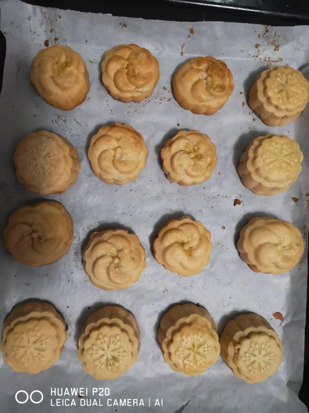 广式莲蓉（豆沙）蛋黄月饼（超详细步骤）