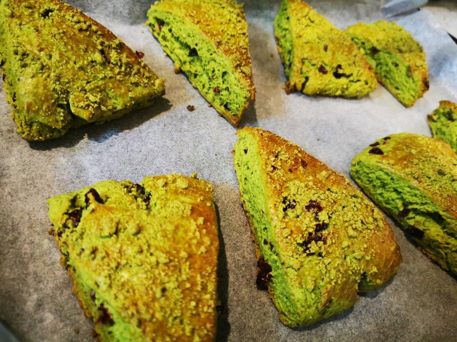 满屋飘香，口口都是满足——酥松香甜的蔓越莓蜜豆司康