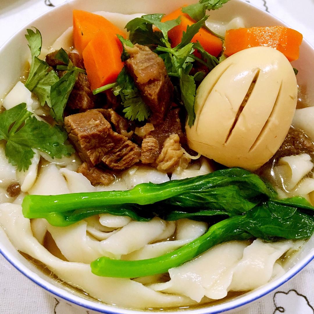 牛肉刀削面