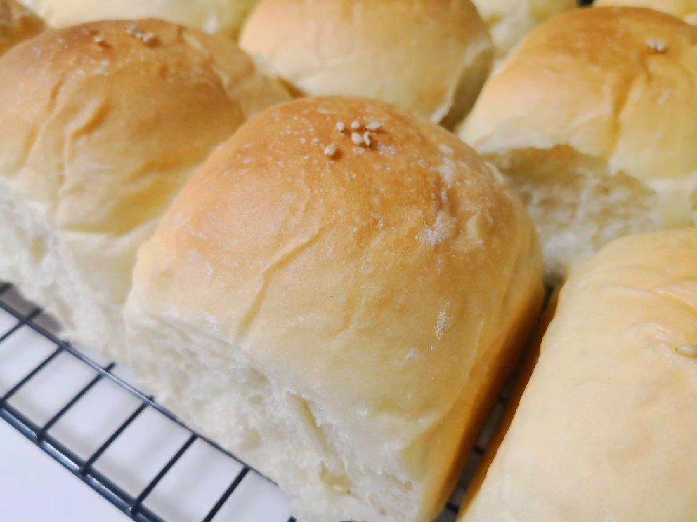 🥛超简单快手，柔软拉丝，一次发酵，牛奶小餐包