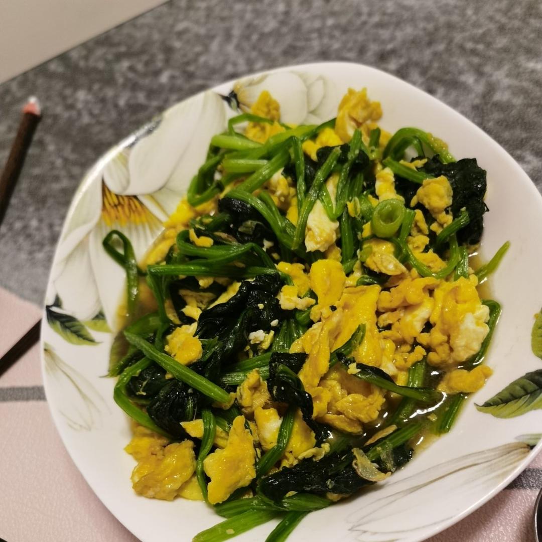 菠菜炒鸡蛋