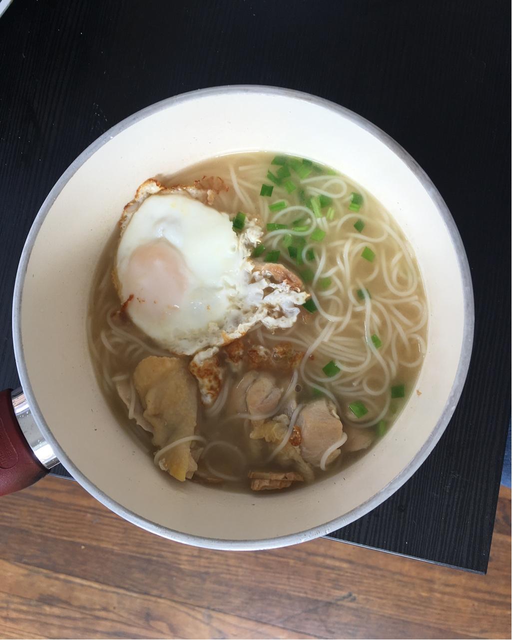 麻油鸡面线：美味滋补