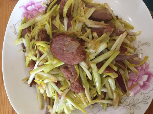 蒜黄肉片