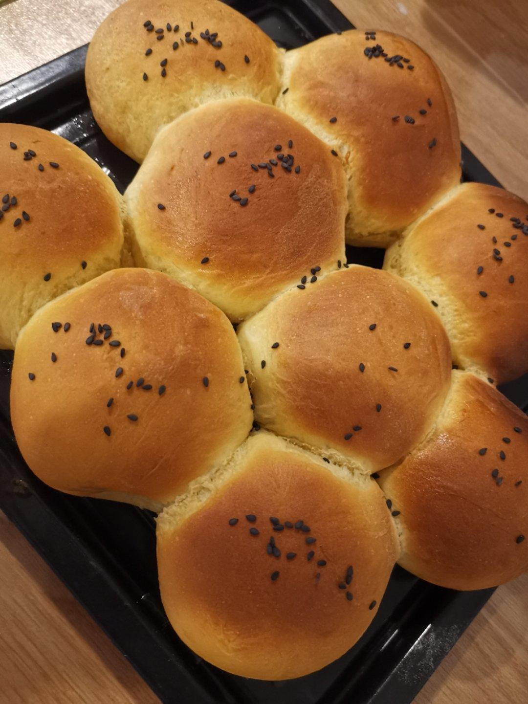 蜂蜜脆底小面包（蜂蜜奶香小餐包）