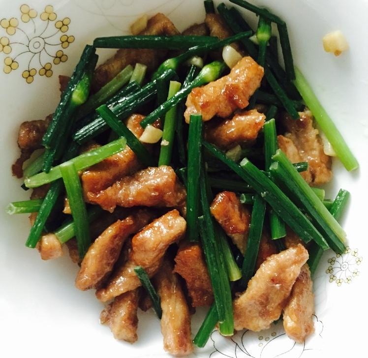 韭菜花炒肉丝的做法步骤图 怎么做好吃 透明的小汤圆 下厨房