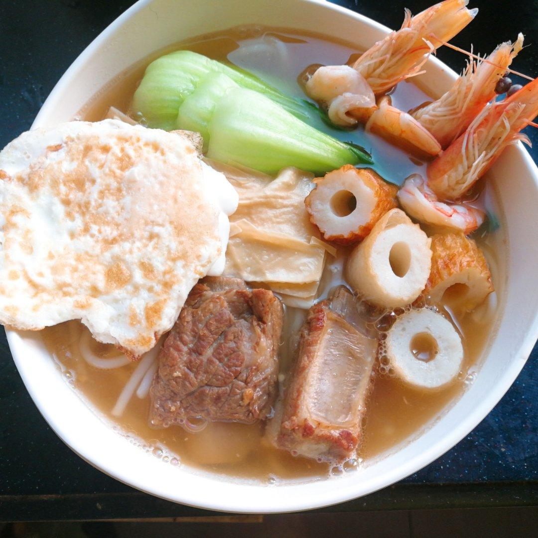 乱炖海鲜乌冬面