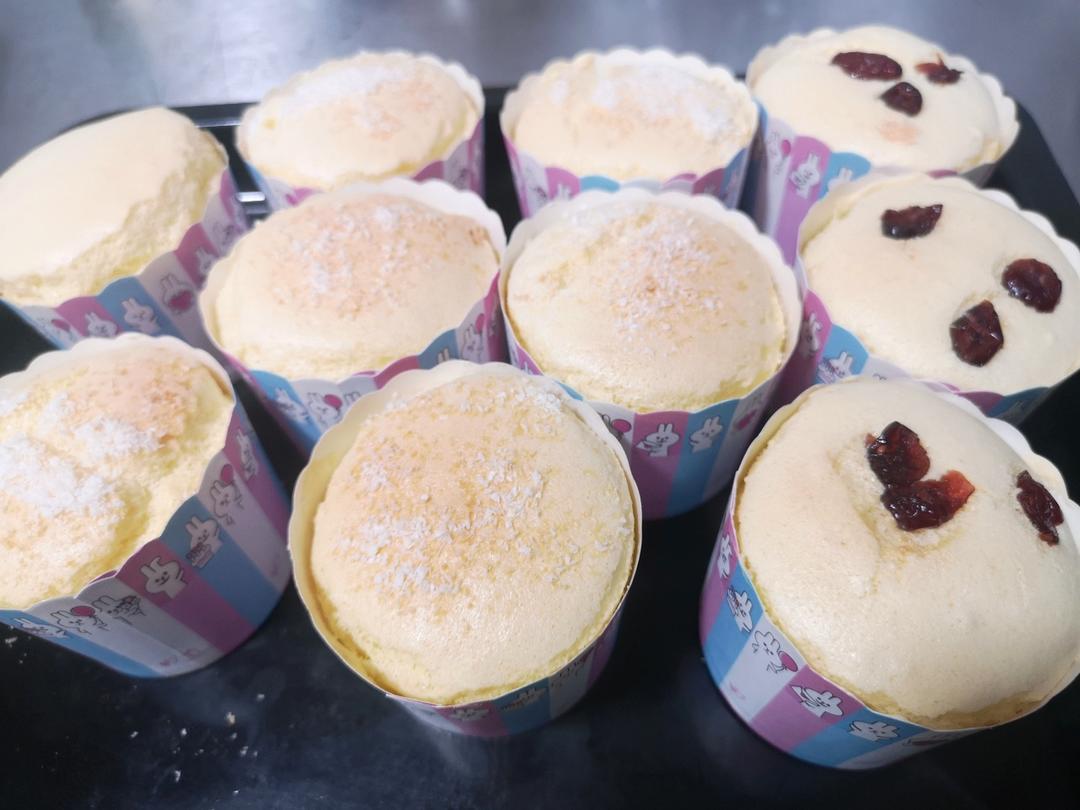 不塌不凹的纸杯戚风蛋糕