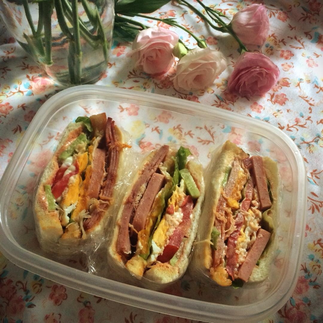 如何做超厚的沼三明治~详细tip！牛油果鸡蛋午餐肉三明治~