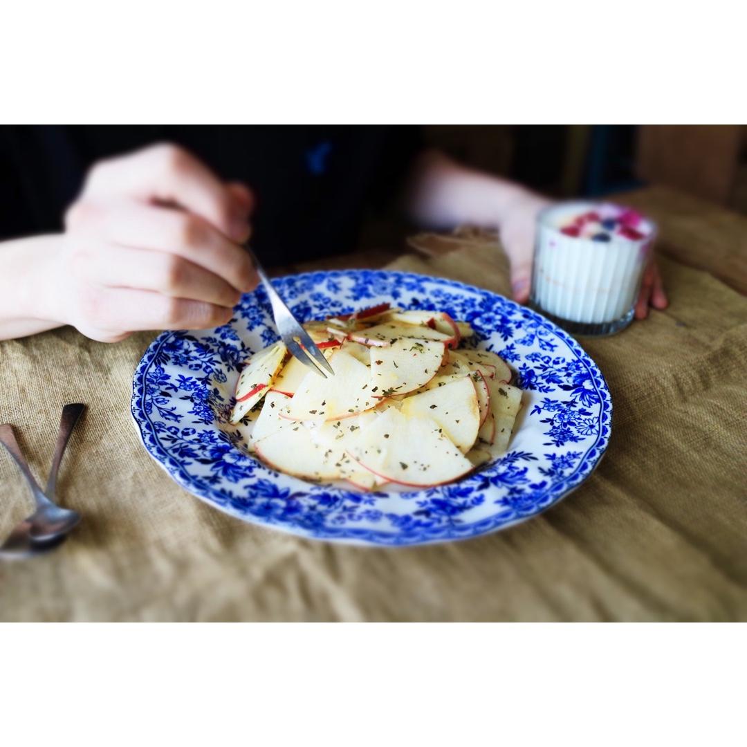 清爽罗勒苹果沙拉