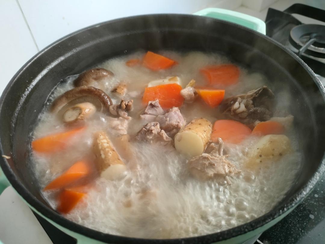 每天早安、午安和晚安，一年四季都不觉厌烦