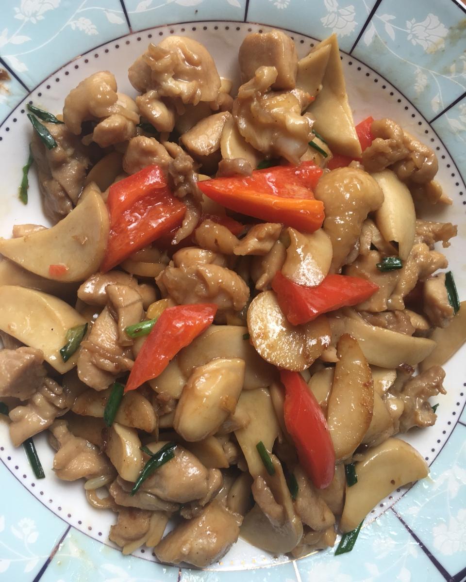 tastybean做的鸡腿炒鸡腿菇