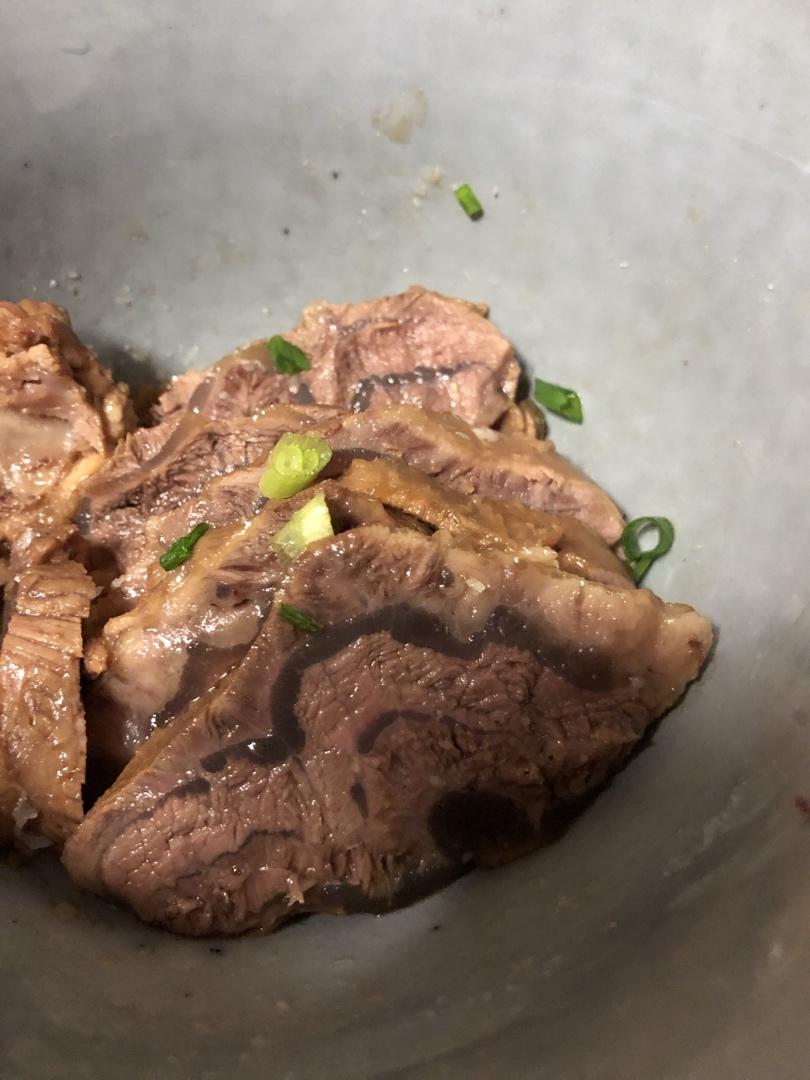 卤牛肉