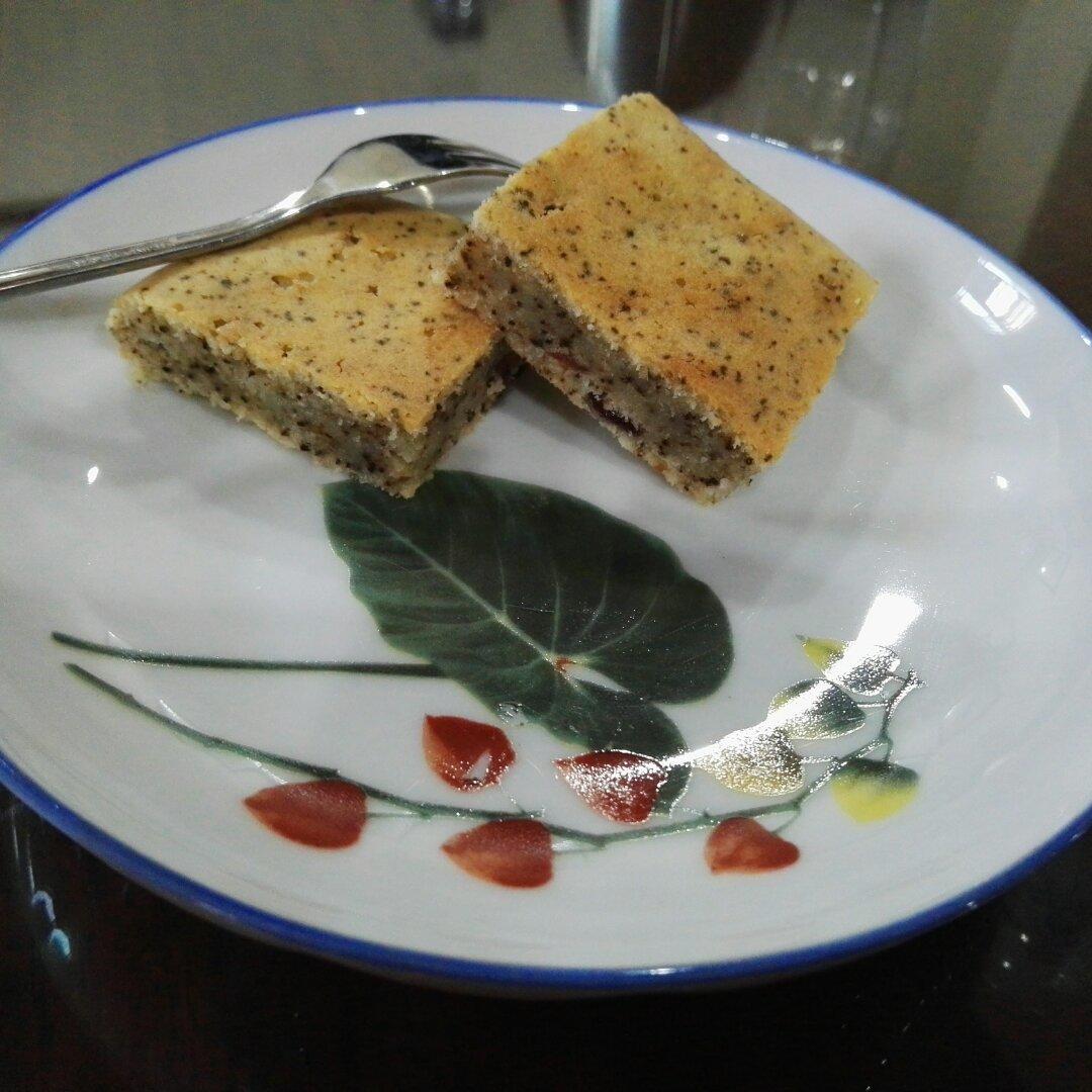 红茶蔓越莓比滋可巧蛋糕