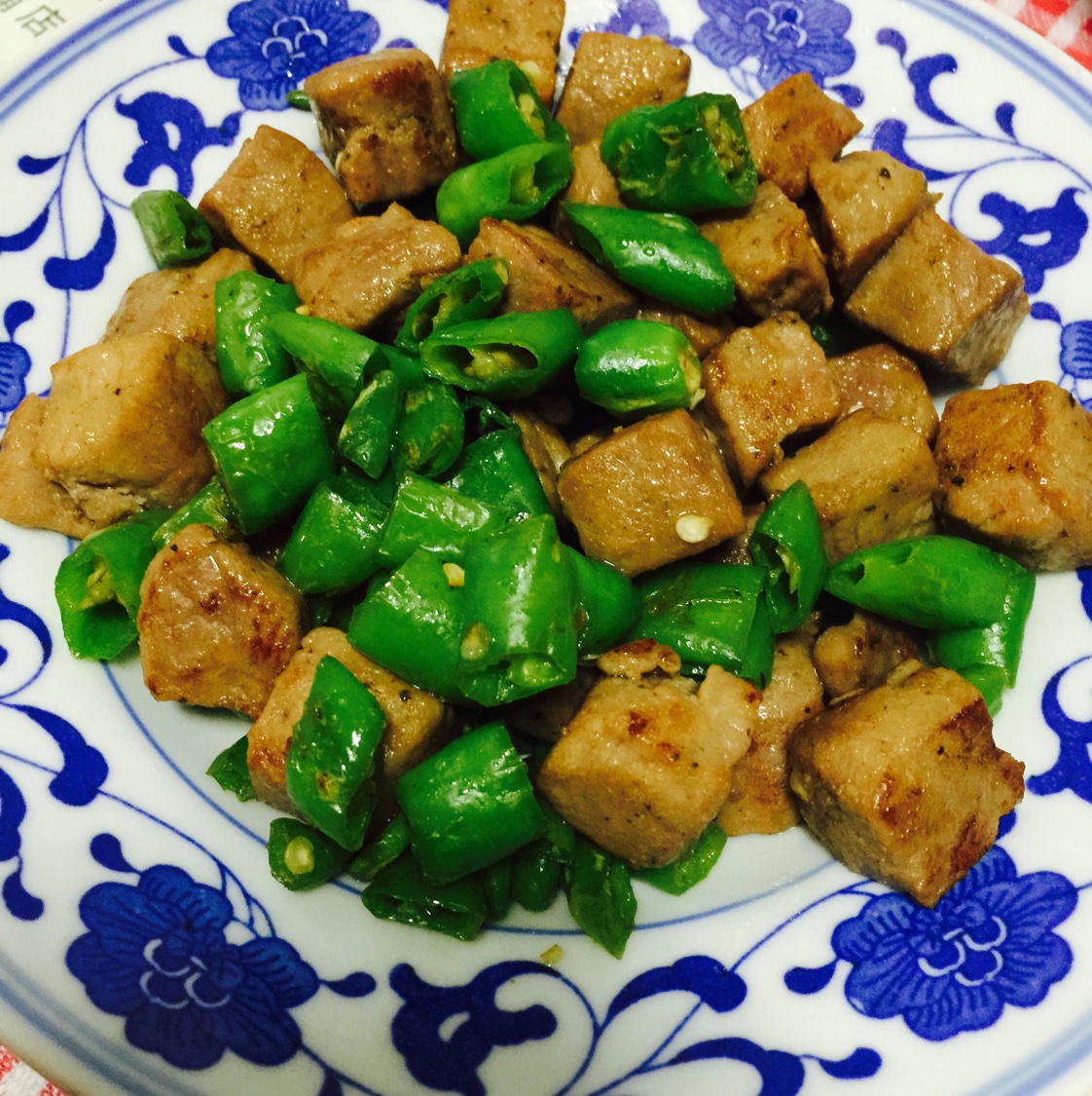 牛肉粒炒蘑菇
