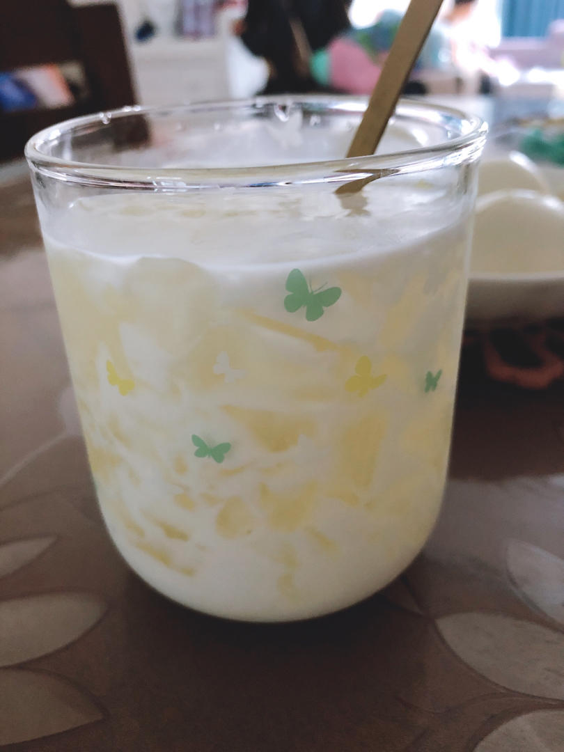 比奶茶还好喝的茉莉花茶冻鲜奶｜茶冻撞奶