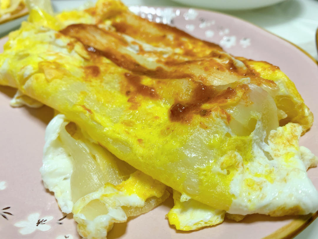 【东北烤冷面】热乎乎的烤冷面，8元吃饱真划算！