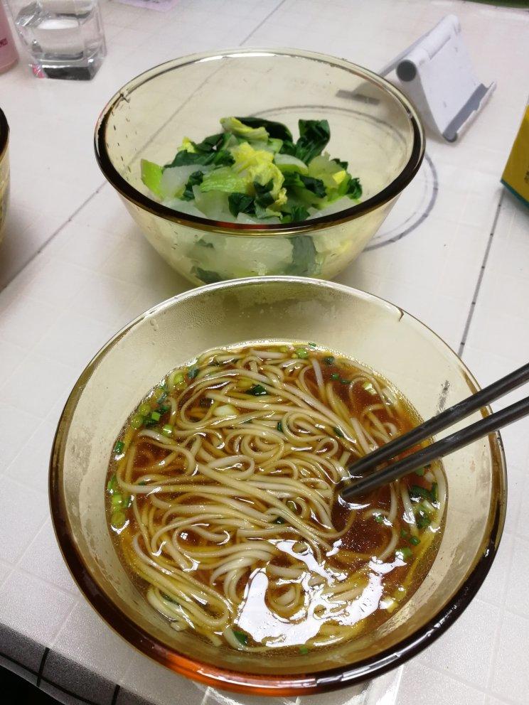 清汤挂面-香而不腻，方便快捷