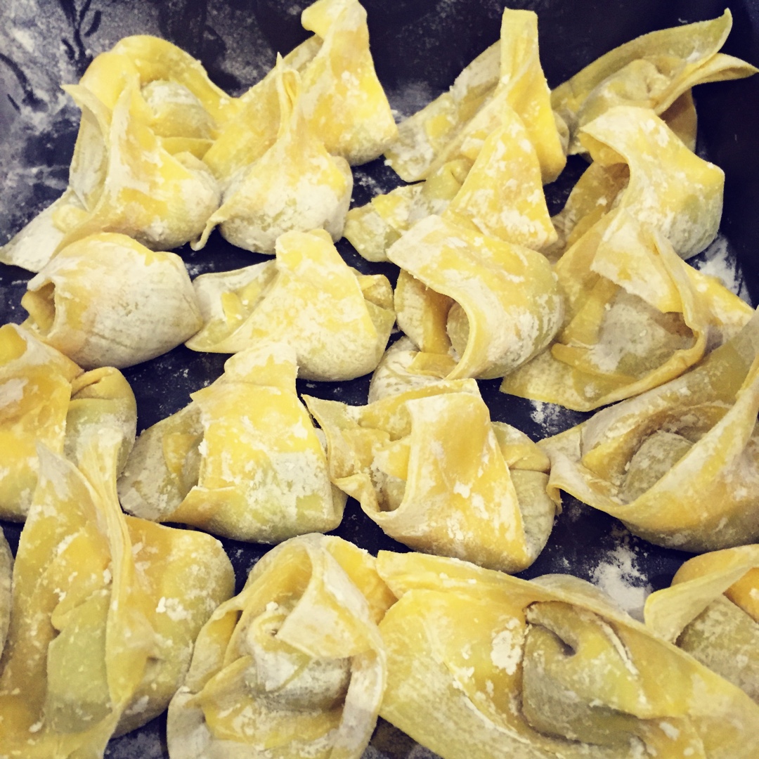 香菜鸡肉大馄饨