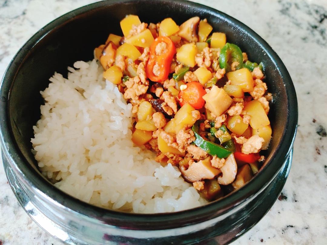 香菇土豆肉末饭